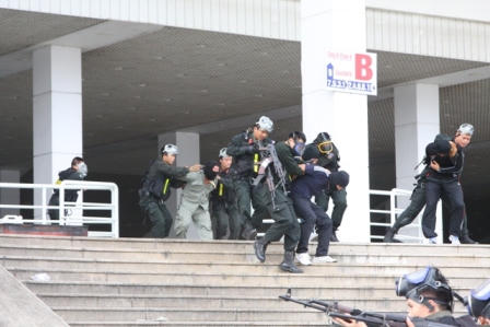 Công an Hà Nội chống bạo loạn, khủng bố và giải cứu con tin